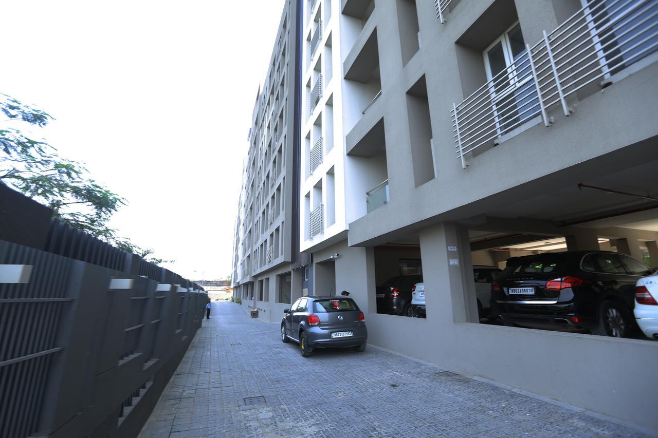 Lakeview Service Apartments Kalkutta Kültér fotó